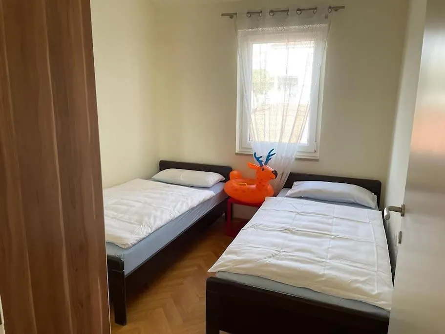 Διαμέρισμα Grosszuegige 6-Personen Ferienwohnung In Kroatien Malinska Κροατία