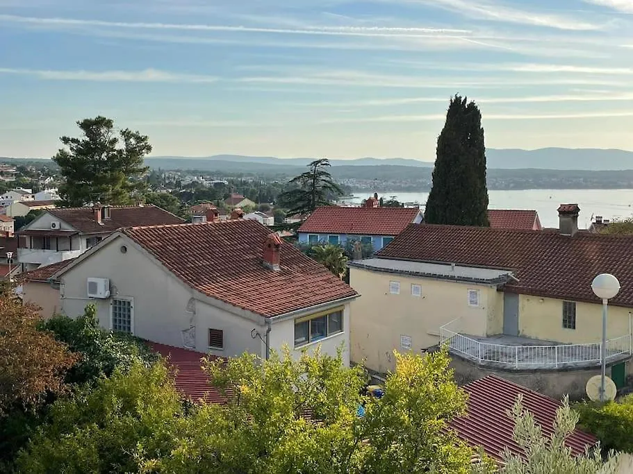 Grosszuegige 6-Personen Ferienwohnung In Kroatien Malinska